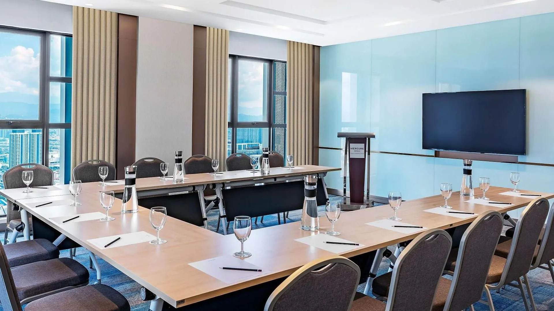 Mercure Kuala Lumpur Trion מלון